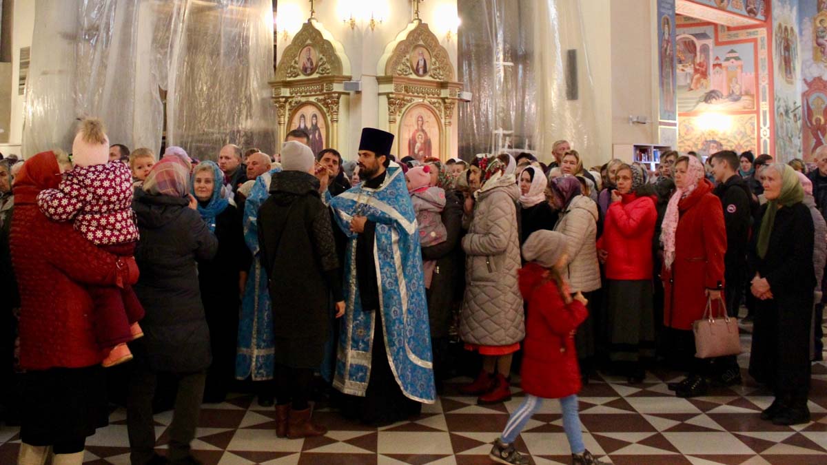 Всенощная полиелейная служба